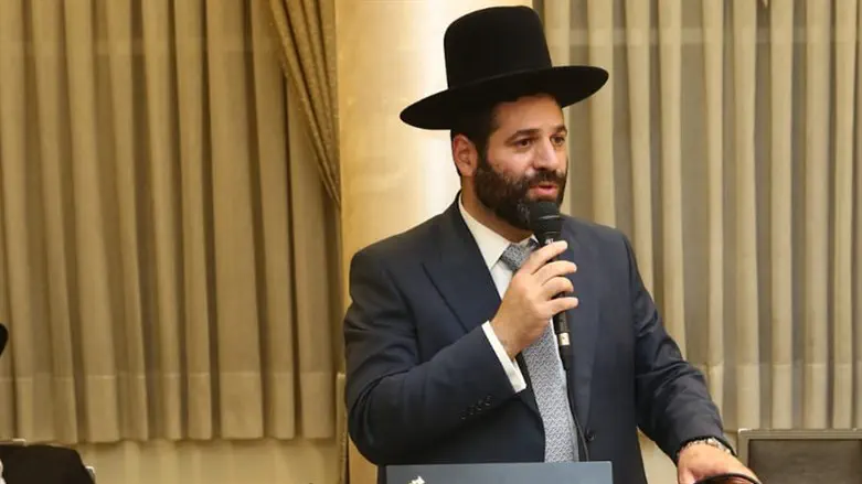 שפירא בנאומו