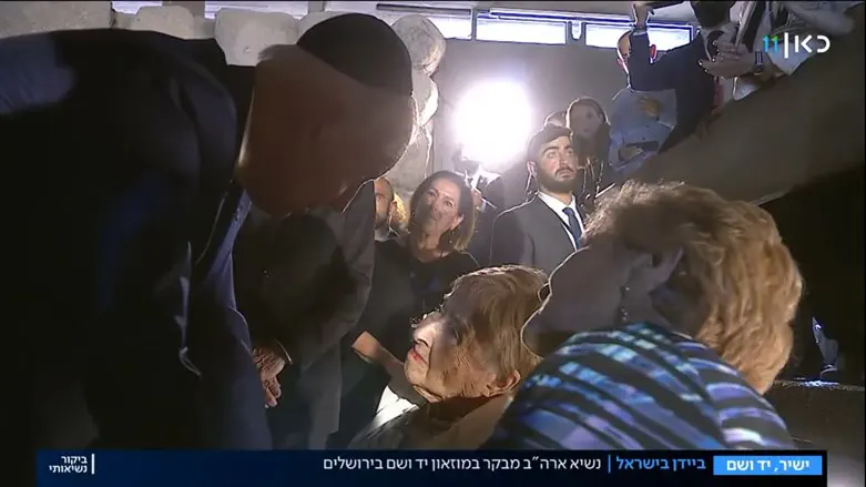 Джо Байден с пережившими Холокост