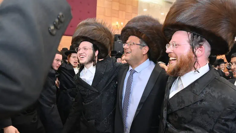 ח"כ בן גביר בחתונה חסידית