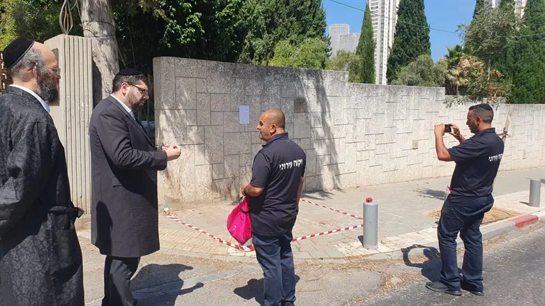 הנהלת מוסדות שטפנשט עם נציגי העירייה