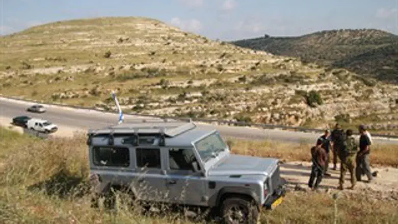 התושבים והחיילים בדיר ניזאם