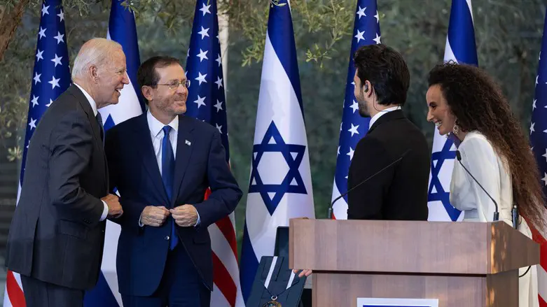 הסירוב הכי לבבי שראיתי בחיי. יובל דיין וביידן