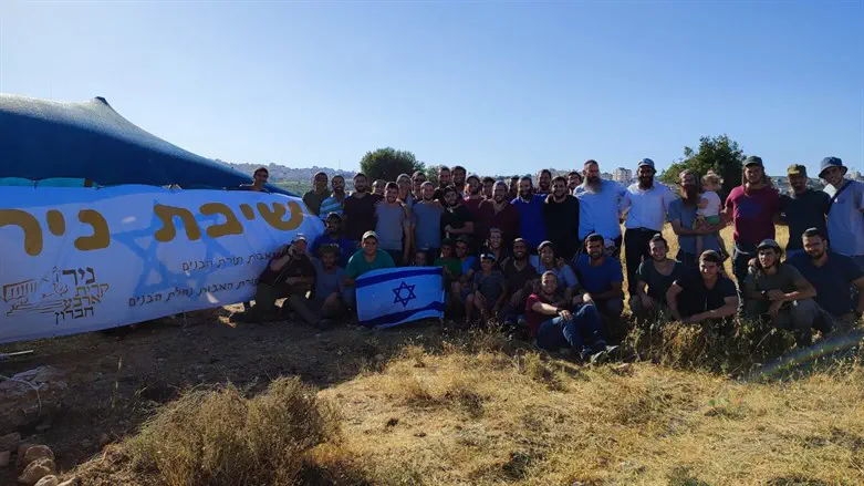 ישיבת ניר באורות אליעזר