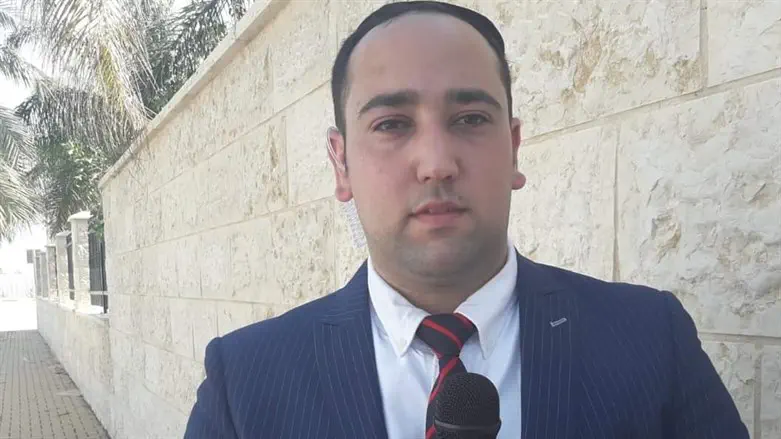 אליאור עזרן