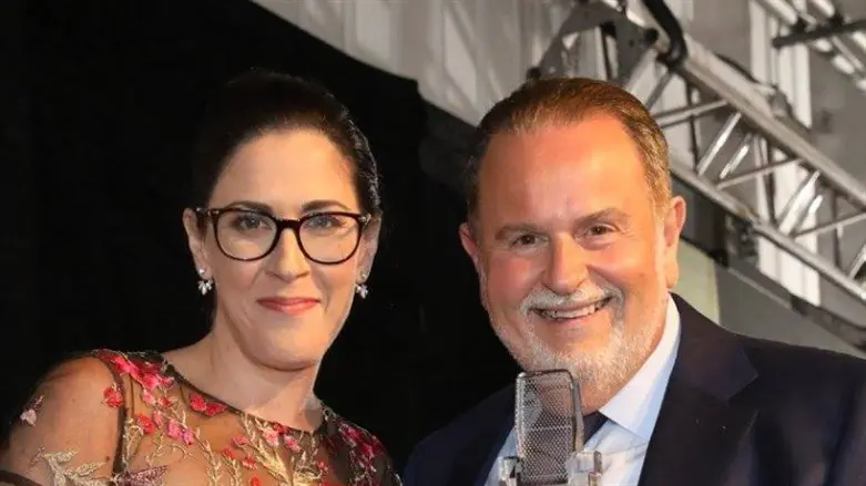 Fuente Latina CEO Leah Soibel shown with Raúl De Molina, co-host of the Univision Network