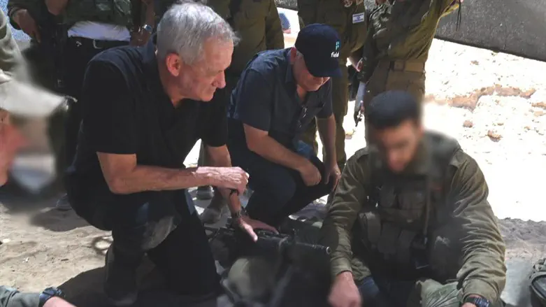 Бени Ганц на южной границе