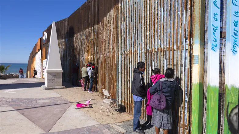 Mexico border wall