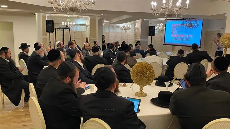 היועצים בכינוס