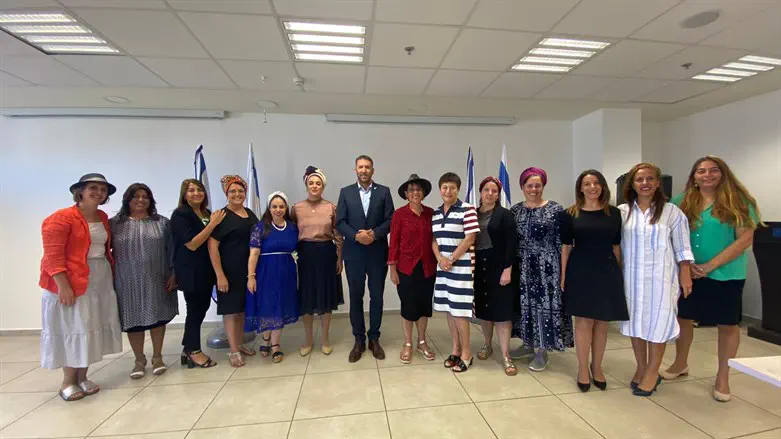 מתן כהנא עם נשות המועצה הדתית