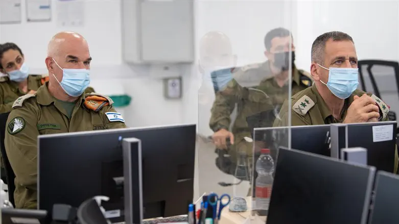 הרמטכ"ל עם מפקד פיקוד העורף