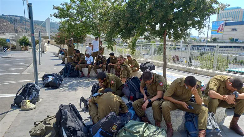 Fasting IDF soldiers