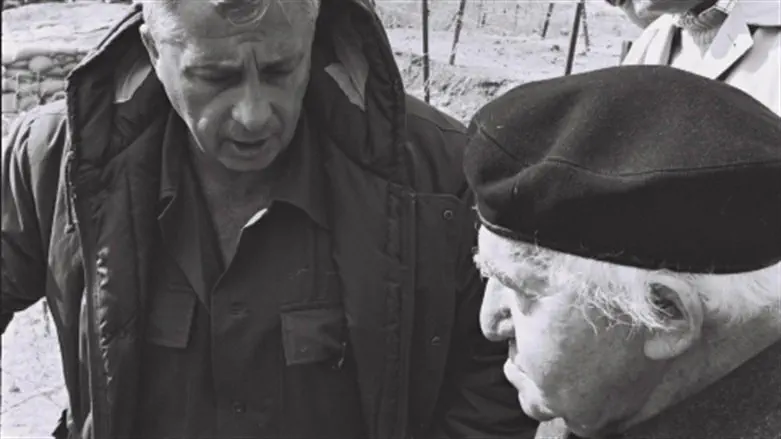 נותן הפקודה והמבצע. בן גוריון ושרון