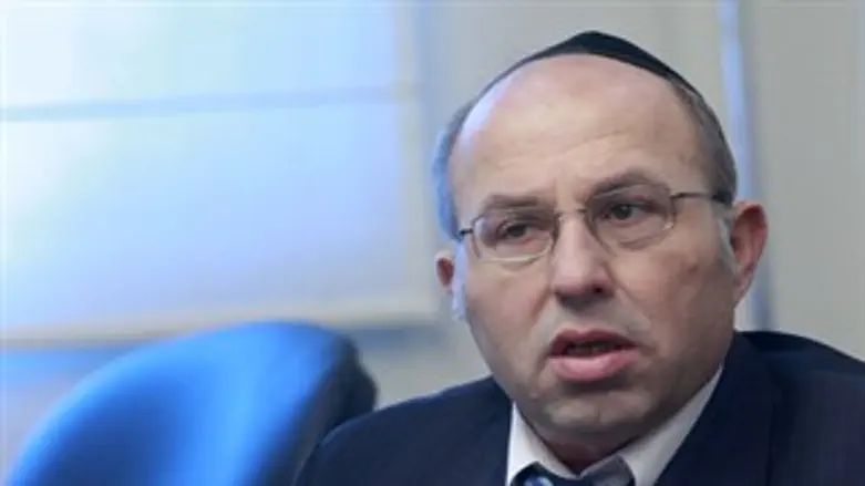 נגד אפלייה. אברהם מיכאלי