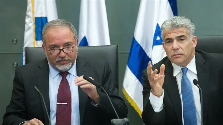 הצעה מפתה? ליברמן ולפיד