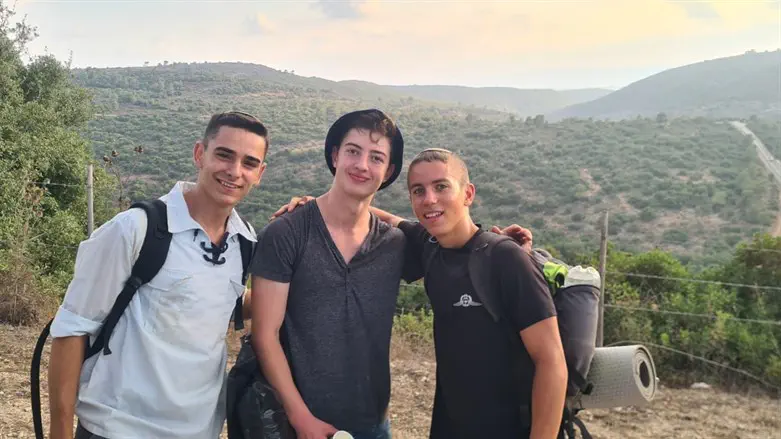 חניכים במחנה