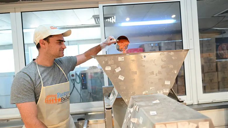 בן שפירו אורז אוכל לנזקקים