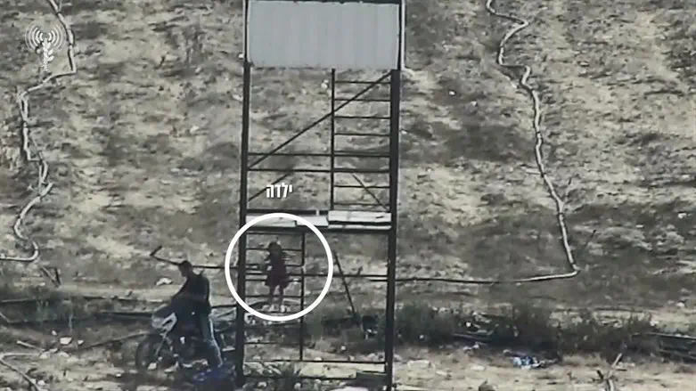 Девочка на наблюдательной вышке "Исламского джихада"