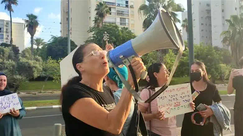 המטפלות מפגינות