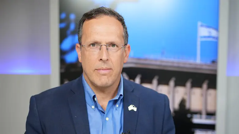 משה קינלי טור פז