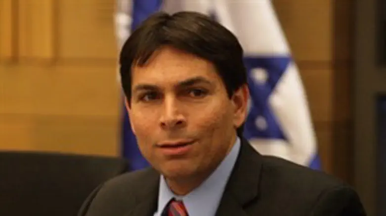 הסכם או חוק. דנון