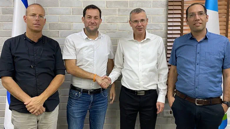 יריב לוין עם ראשי "הליכוד שלי"