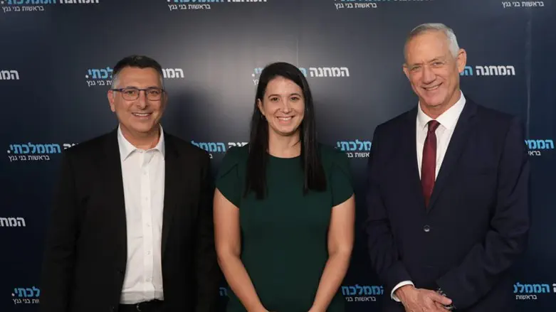 שירלי פינטו עם בני גנץ וגדעון סער