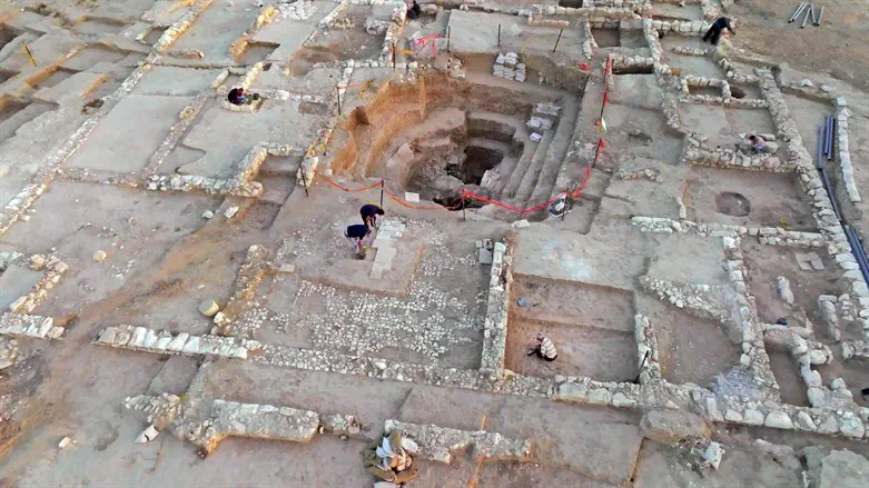 Aerial view of the rural estate uncovered in Rahat, with the vaulted complex in