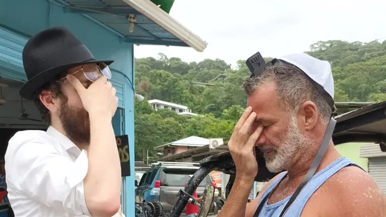 הנחת תפילין בסנטה תרזה - קוסטה ריקה