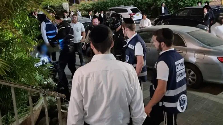 Volunteers from Hashomrim at the scene of one of the muggings
