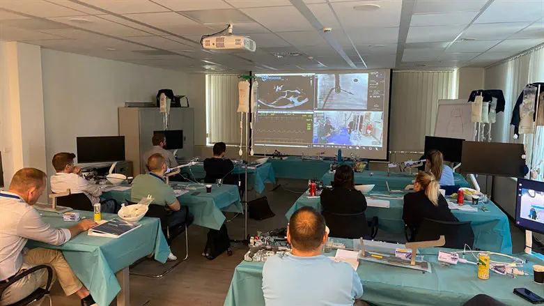 צנתור בשידור חי לכנס המקצועי בבריסל