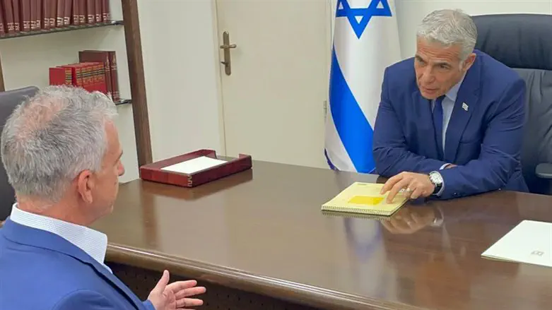 יאיר לפיד עם ראש המוסד דדי ברנע