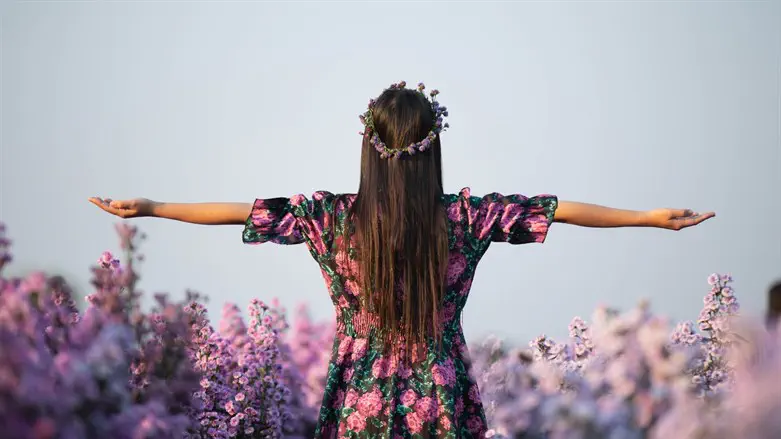 מחר זה קורה