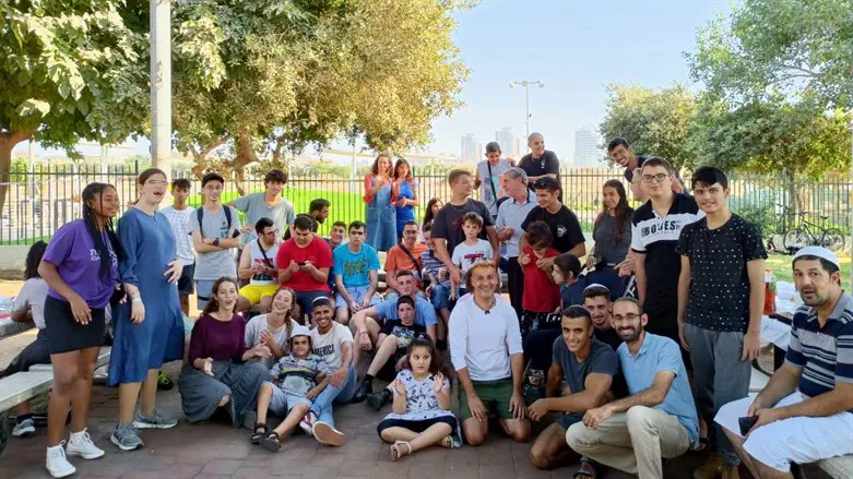 חניכי עת לעשות וחניכי מקום בלב