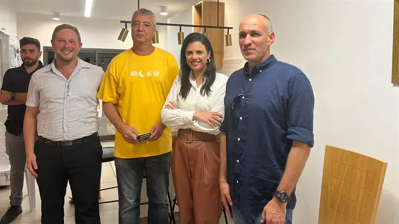 אמיתי פורת, איילת שקד ויגאל להב