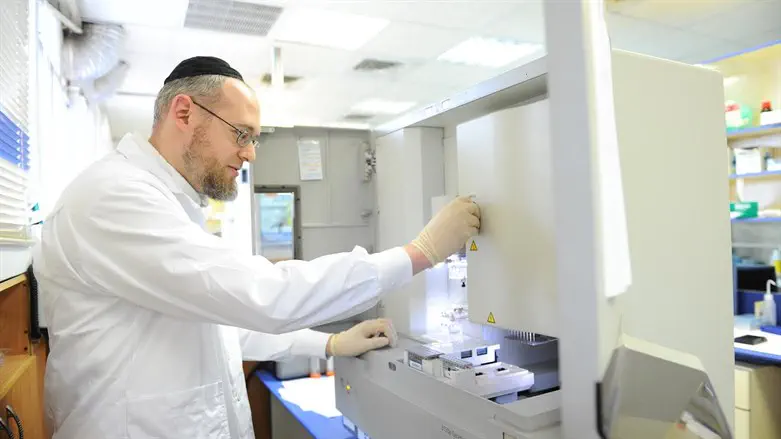 מנהל מעבדת מחקר ופיתוח בדור ישרים ד''ר דוד זאבי