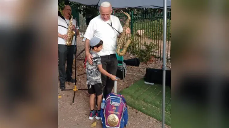 Элиэзер Розенфельд с внуком