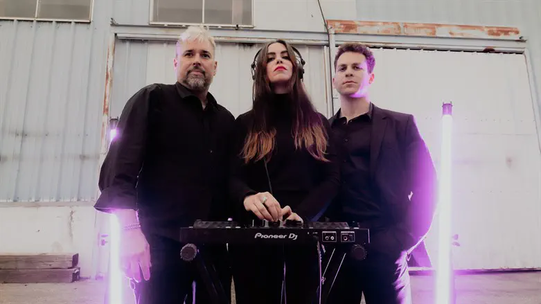 הדיג'יית, החזן והמתופף