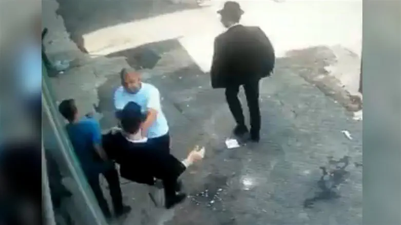 Кадры видеосъемки с места событий