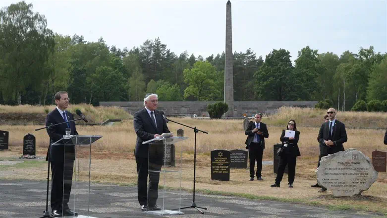 Israeli, German Presidents at Bergen-Belsen