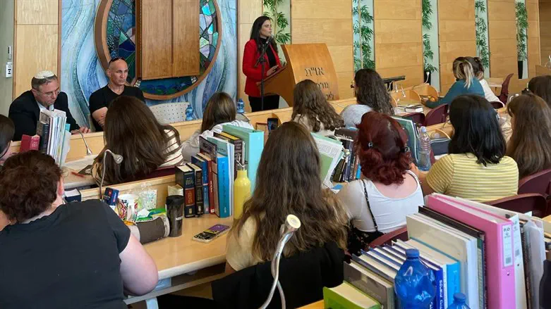 איילת שקד במהלך הביקור