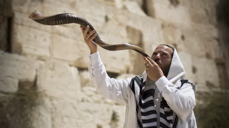 תקיעת שופר בכותל