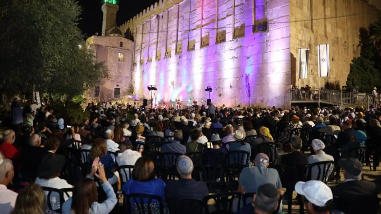 האירוע ליד מערת המכפלה
