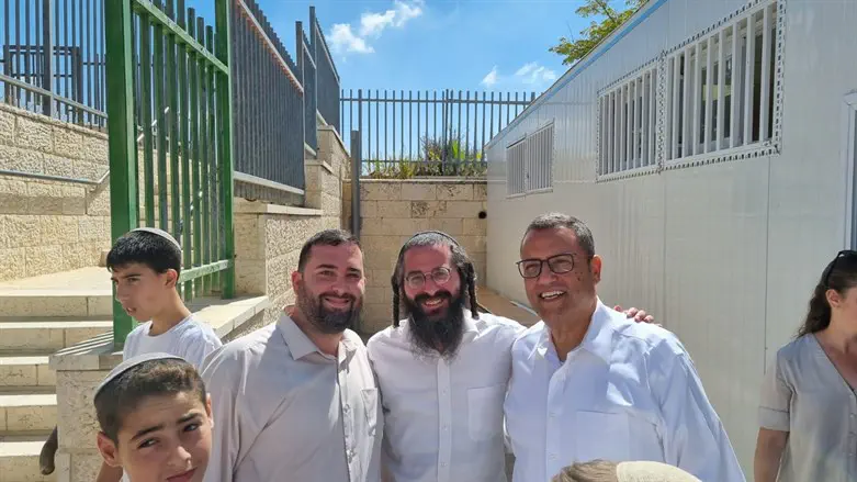 הרב יוני יעקובוביץ ומשה ליאון