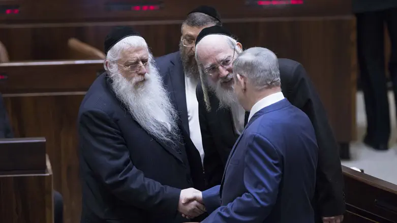 MK Porush (L) and Benjamin Netanyahu (R)