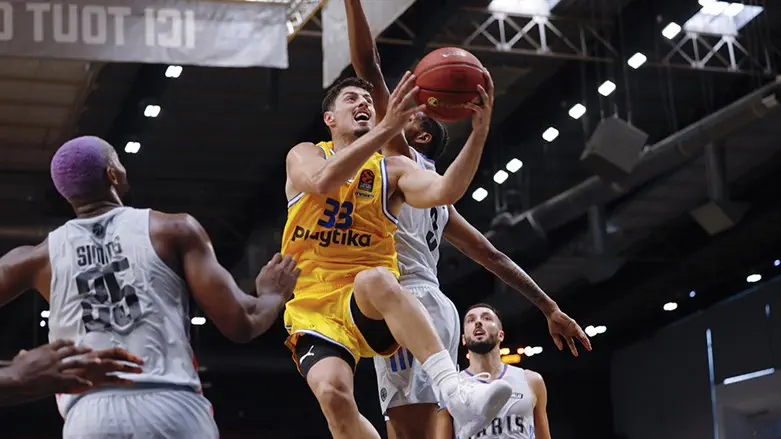 יפתח זיו בדרך לסל, בטורניר פריז