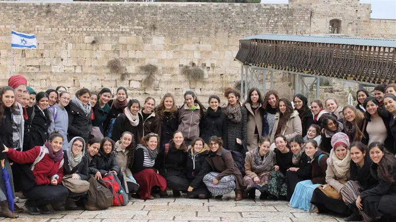 תלמידות מדרשת אוריה בכותל