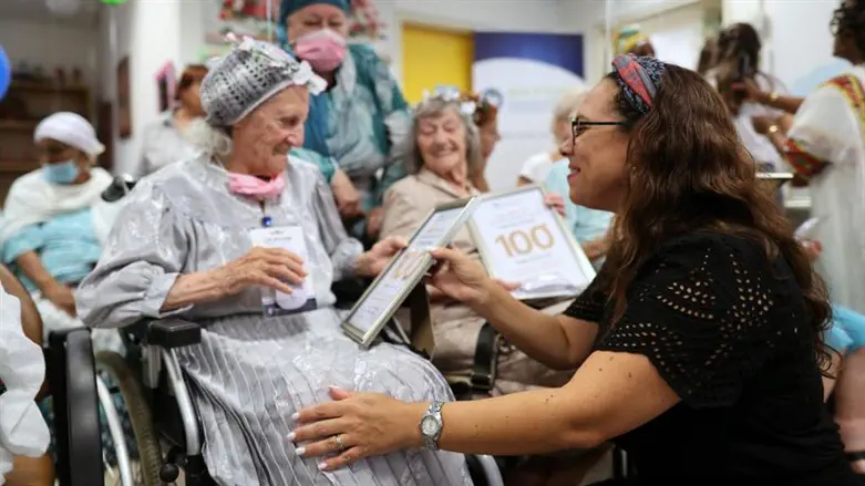 IFCJ celebrates seniors' 100th birthdays