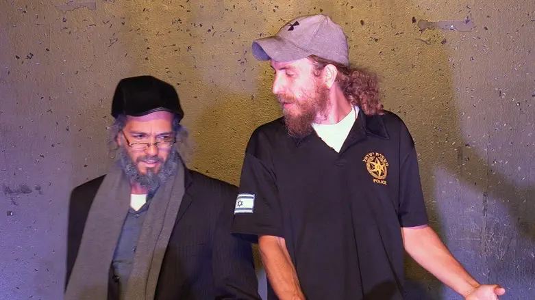 לחישה