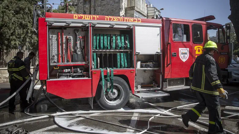 Пожарные (иллюстрация)