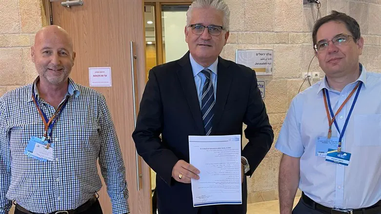 אבידר לאחר הגשת הרשימה